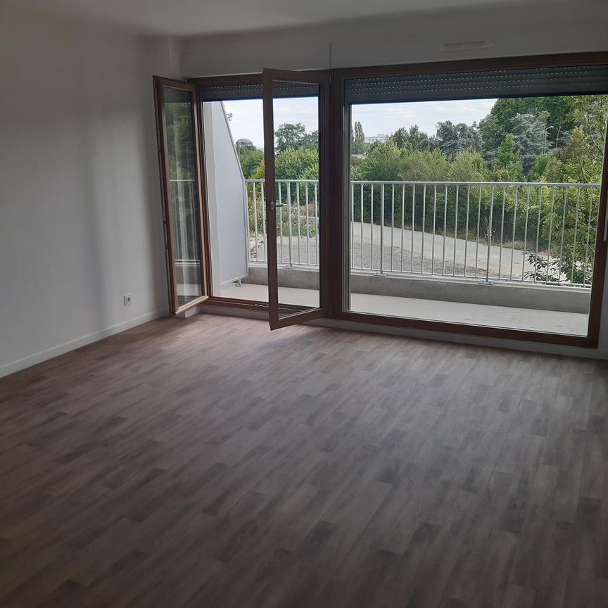 location Appartement T2 DE 43.7m² À CERGY - Photo 1