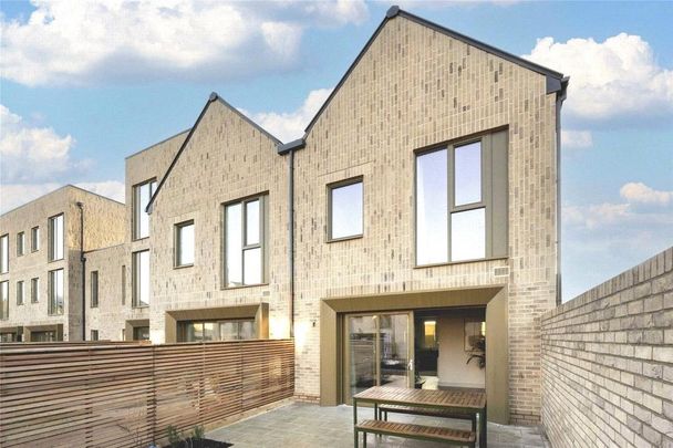 3 bedroom terraced house to rent - Photo 1