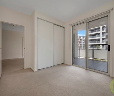 Lakeside Luxury - Photo 1