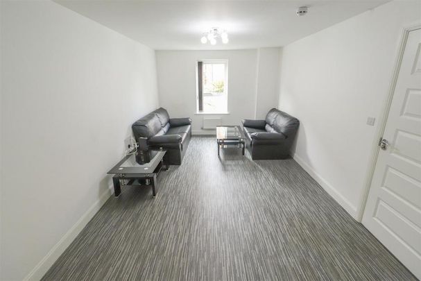 5 bedroom semi-detached house to rent - Photo 1