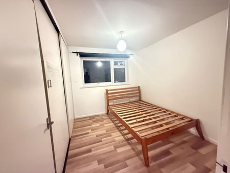 1 Bed Flat, Beech Court, E11 - Photo 2