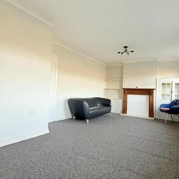 3 bedroom maisonette to rent - Photo 1