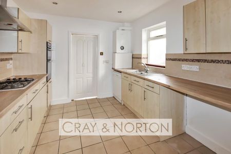 2 bedroom terraced house to rent - Photo 4