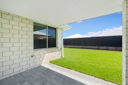 39 Kalbarri Way, - Photo 3