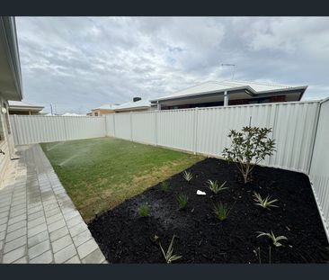 28 Carousel Loop, Brabham, WA 6055 - Photo 3