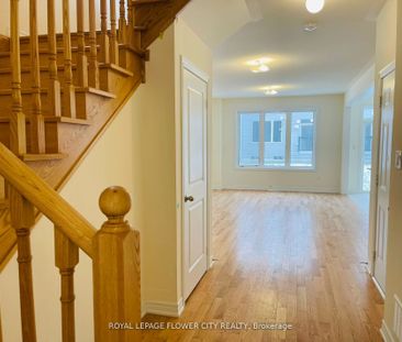 Townhouse For Lease | X8133400 - Photo 2