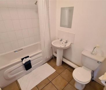 2 bedroom flat to rent - Photo 5