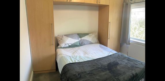 Room in a Shared House, Attewood Avenue, NW10 - Photo 2