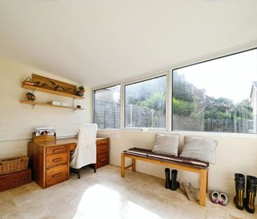 YORK AVENUE - Photo 2