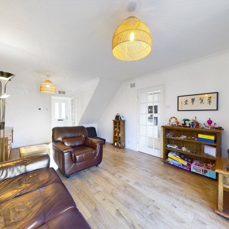 Van Dyck Close, Basingstoke, Hampshire, RG21 - Photo 1