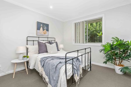 Contemporary Elegance: Bright, Stylish, and Convenient Living. - Photo 5