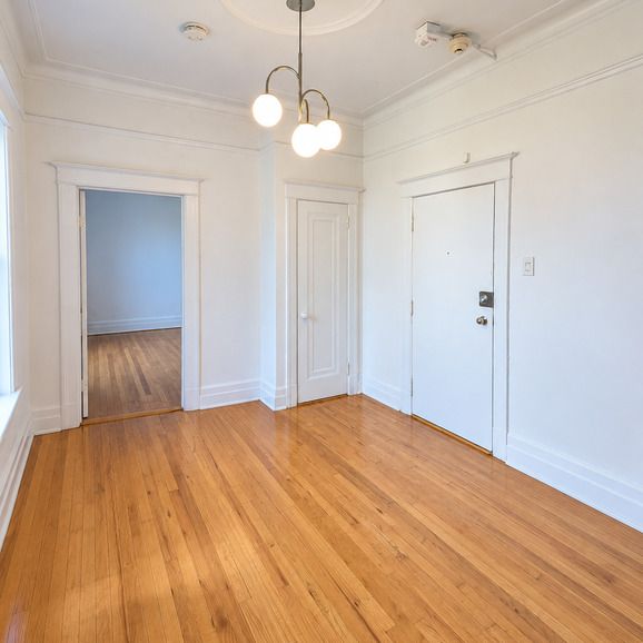 3½ For Rent — Côte-des-Neiges–Notre-Dame - Photo 1