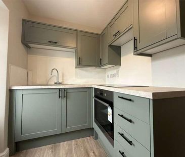 East Street, Crediton, Devon, EX17 - Photo 6