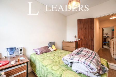 4 bedroom house to rent Dean Street, Portsmouth, PO1 - Photo 4