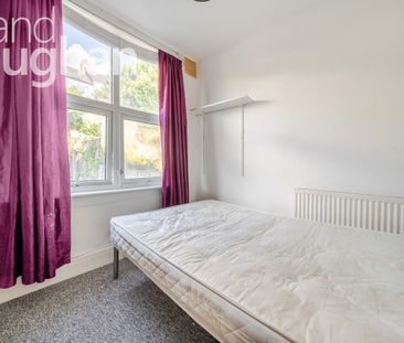 6 bedroom house to rent - Photo 2