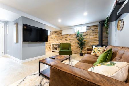 For Lease - 102 Kribs Street, Cambridge, Ontario - Photo 4