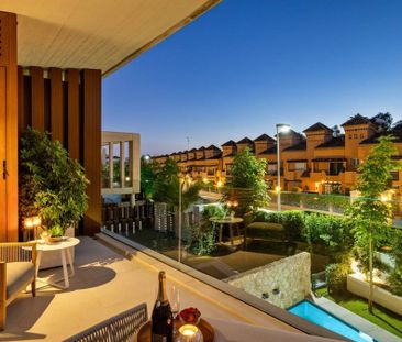 Luxury Townhouse for rent in The Golden Mile, Marbella, Andalusia - Photo 4