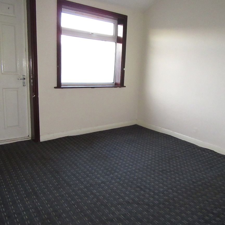 4 Bedroom Terraced - Photo 1