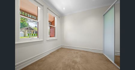 Stylish Single-Level Semi in the Heart of Bondi Junction - Photo 2