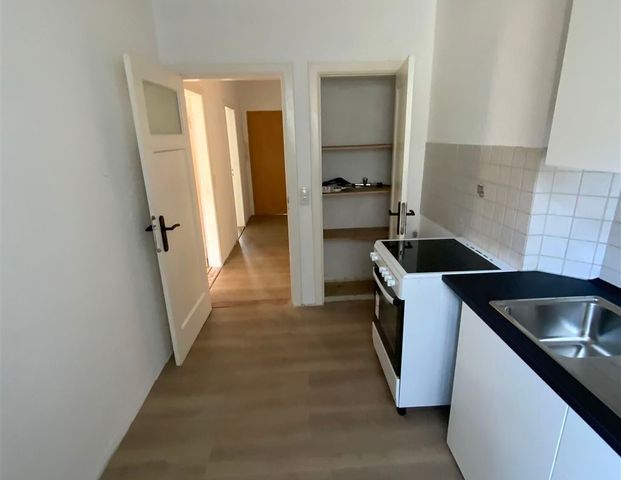 AB SOFORT Helle 2-Zmmer. Wohnung in Toplage Bremen Innenstadt. Vermietung nur an Berufstätige oder Studenten mit Elternbürgschaft. - Photo 1