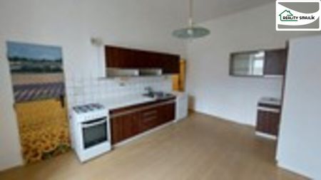 Pronájem bytu 3+1 133 m², Mlýnská 590, Cheb - Photo 2