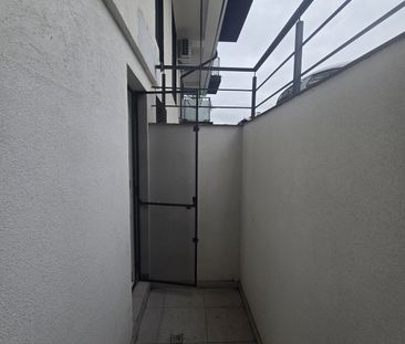 Garsonieră de închiriat, balcon și utilată | Parcare privata | Liber - Photo 2