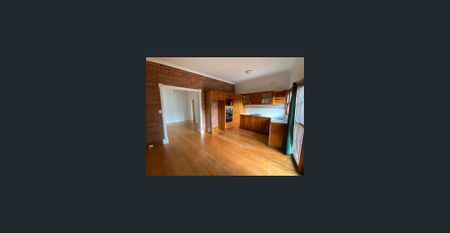 Spacious Family Home - Photo 3