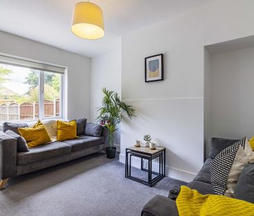 4 bedroom semi-detached house to rent - Photo 1