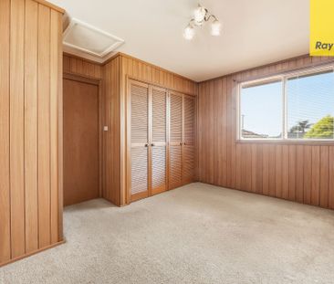 GREAT SIZED 5 BEDROOM HOME - Photo 4