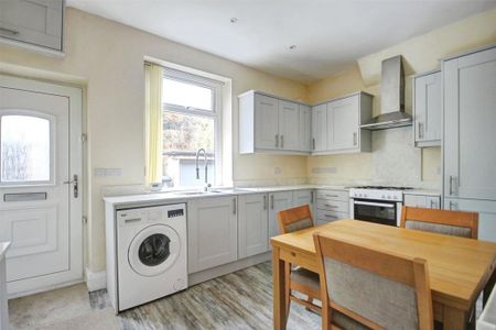 2 bedroom terraced house to rent - Photo 2