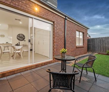 Modern Living in Mill Park - Photo 2
