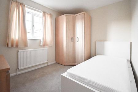 4 bedroom detached house to rent - Photo 5