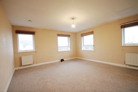 Admiralty Close, West Drayton, UB7 - Photo 5