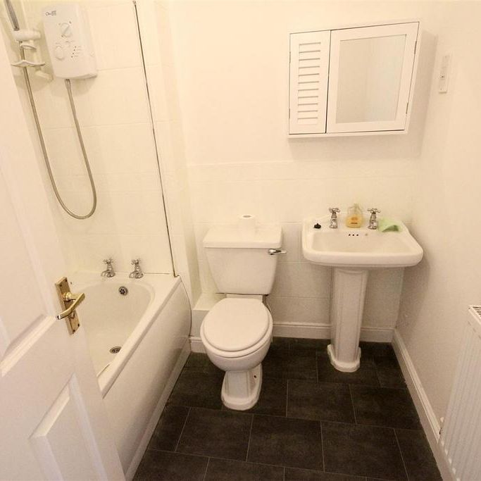 2 bedroom terraced house to rent - Photo 1