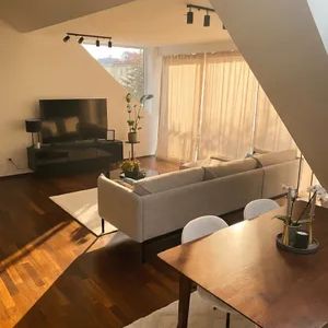Exclusive Central 3-Bedroom Penthouse with Private Terrace & Garage - Photo 2