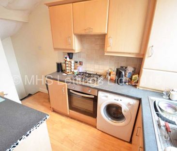 3 Bedroom Mid Terraced House for rent in Talbot Mount - Photo 2