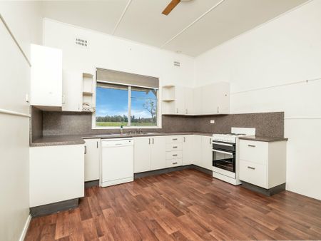 Serene Farm Scene - Photo 5