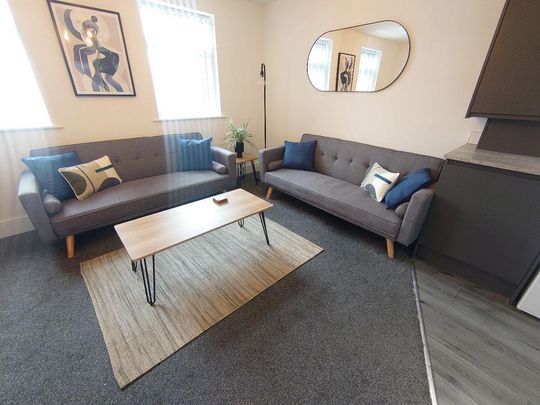 5 bedroom flat to rent - Photo 1