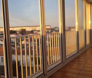 Location Appartement 4 pièces 92m² LA ROCHELLE 17000 - Photo 5