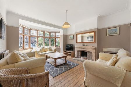 4 bedroom semi-detached house to rent - Photo 3