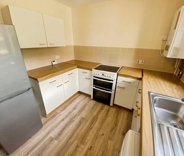 2 bedroom terraced house to rent - Photo 3