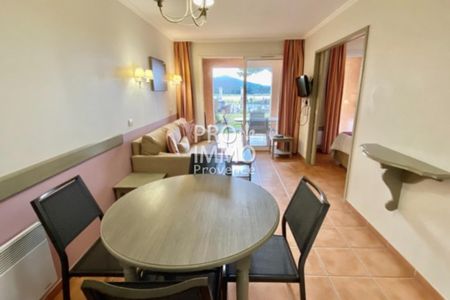 A LOUER GOLF DE PONT ROYAL (13370) MALLEMORT RENOVATION VUE - Photo 2