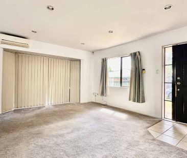 Neat and tidy home - Photo 3