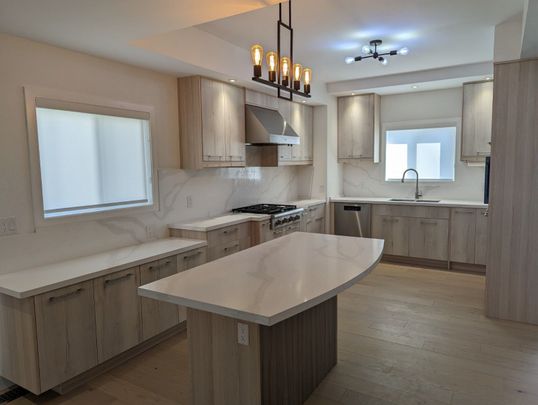 For Lease - 46 Valley Road, Whitchurch-Stouffville, Ontario - Photo 1