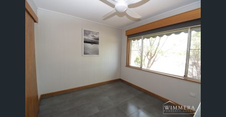 Family Living! - Photo 5