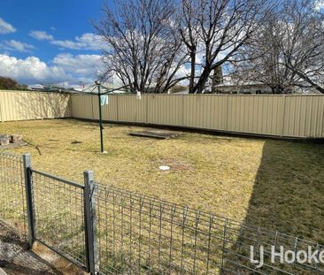 Bright and Spacious Home - Photo 3