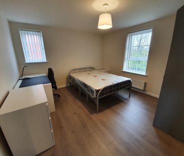 2 bedroom flat to rent - Photo 4