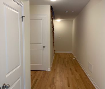 For Lease - 63 Blick Crescent, Aurora, Ontario - Photo 3