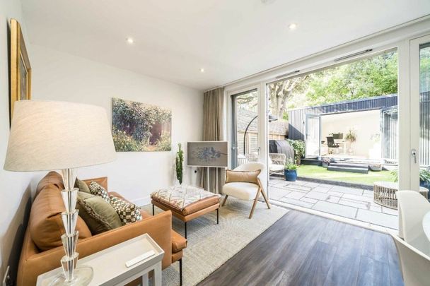 Bourke Close, Clapham, SW4 - Photo 1