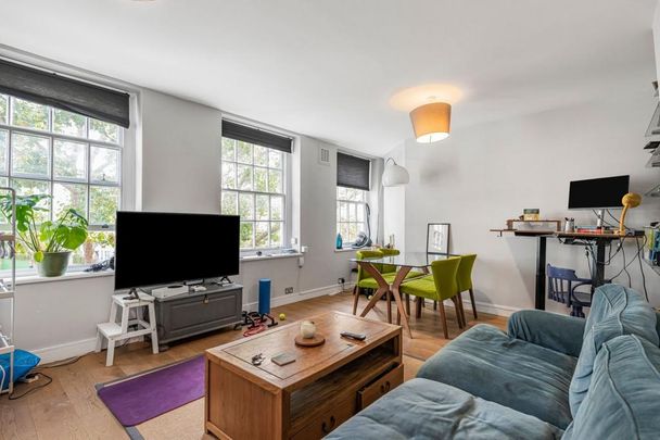 3 bedroom flat to rent - Photo 1